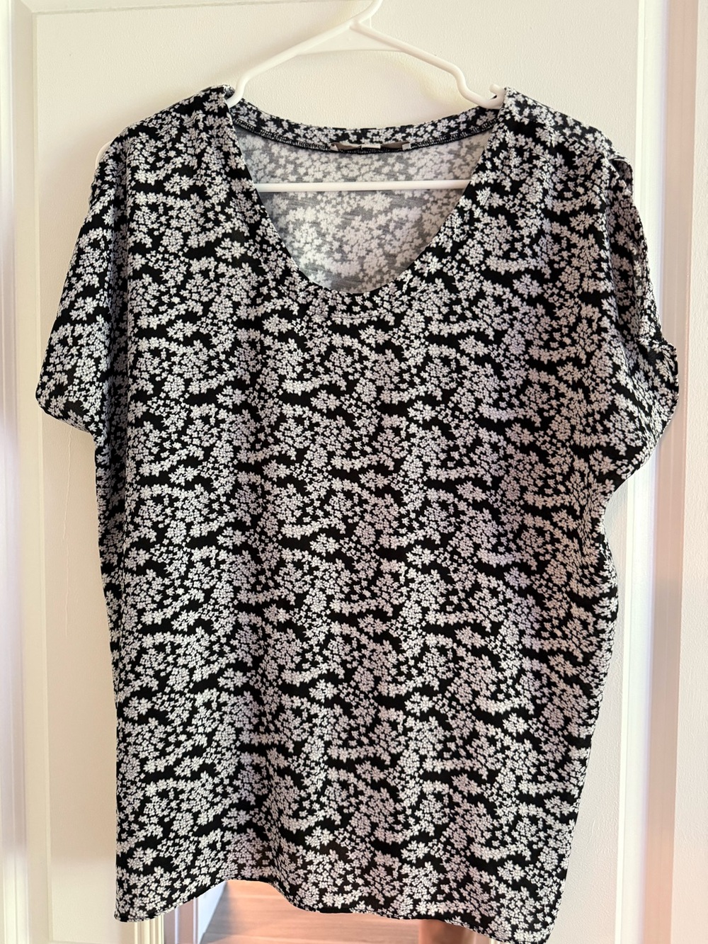 LOFT Black and White Floral Short-Sleeve Tee